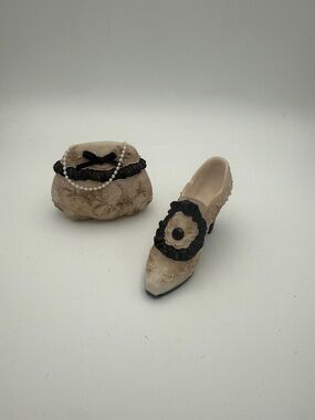 Miniature shoe collection shoe w/ purse beige / black decor Greenbrier